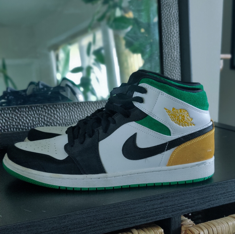 Jordan 1 MidOakland Nike